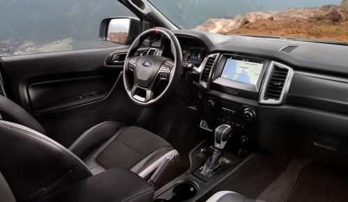 Το εσωτερικό του Ford Ranger Raptor με το αυτόματο κιβώτιο 10 σχέσεων