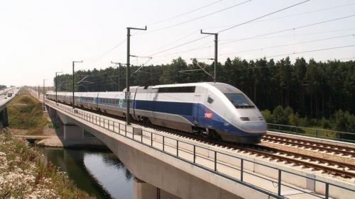 «Πιάνουν» τα 600 χλμ./ώρα: Αυτά είναι τα γρηγορότερα τρένα στον πλανήτη