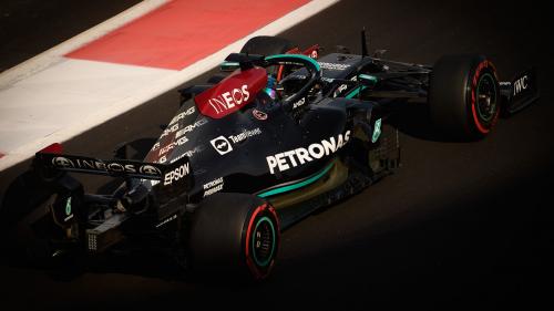 Ο Lewis Hamilton με τη Mercedes W12 στο ιστορικό GP του Άμπου Ντάμπι που έκρινε τον τίτλο του 2021
