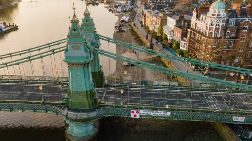 hammersmith bridge γέφυρα Λονδίνο