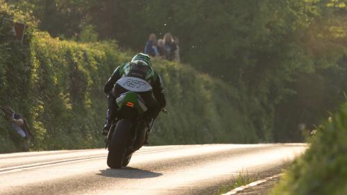 Στιγμιότυπο από τον αγώνα Isle of Man TT.