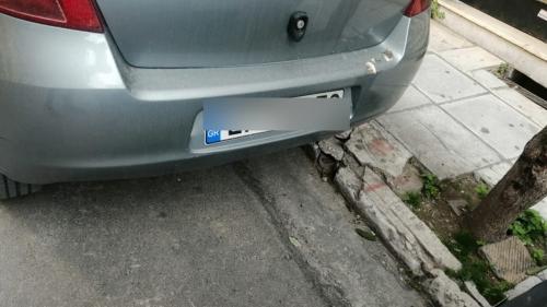 παράνομο παρκάρισμα πεζοδρομια καταστροφες αυτοκινητα αθηνα