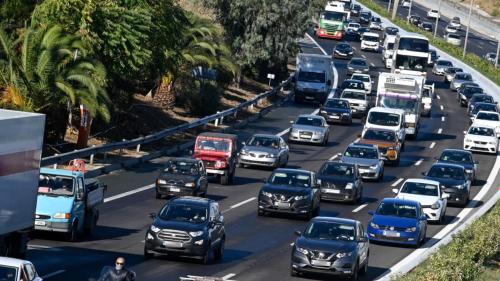 αυτοκίνητα στους δρόμους