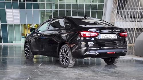lada aura