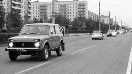lada niva 45 xronia