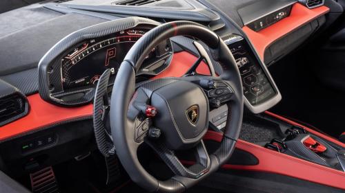 lamborghini revuelto