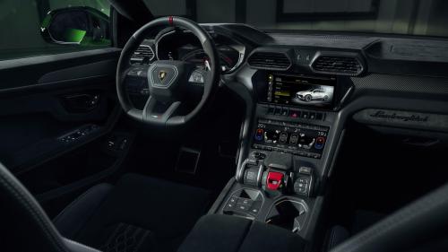 Νέα Lamborghini Urus Performante 2022