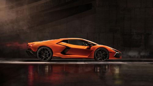 Lamborghini Revuelto