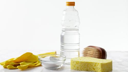 λευκό ξύδι στο αυτοκίνητο