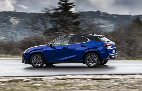 Lexus UX 300h