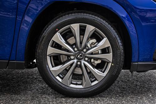 Lexus UX 300h