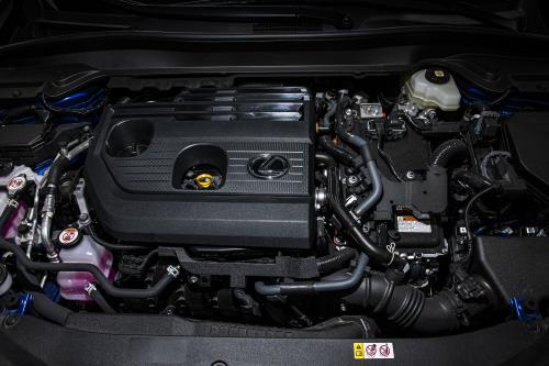 Lexus UX 300h