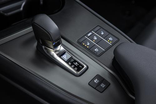 Lexus UX 300h