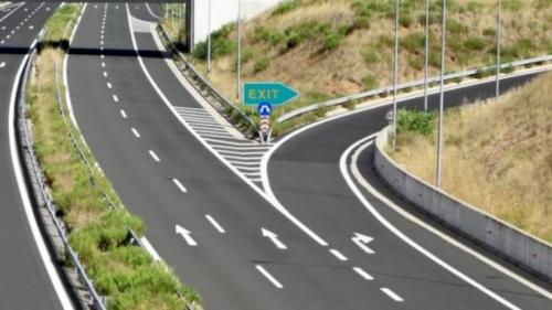 λωρίδα επιτάχυνσης λοξές γραμμές