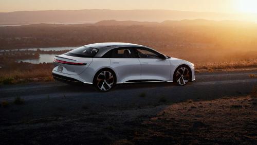 Η ηλεκτρική hatchback μπερλίνα Lucid Air