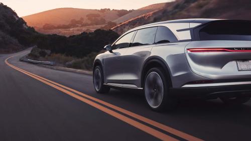 Η Lucid παρουσιάζει το πρώτο της ηλεκτρικό SUV, το Gravity 5 lucid gravity 02