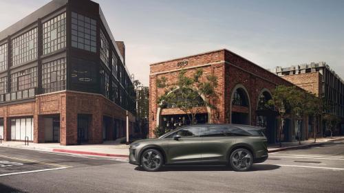 Η Lucid παρουσιάζει το πρώτο της ηλεκτρικό SUV, το Gravity 3 lucid gravity 06
