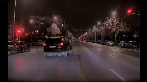 Μαύρο SUV