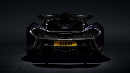 To supercar McLaren P1