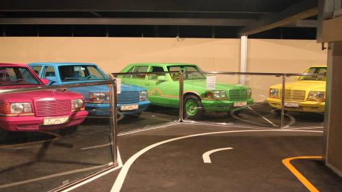 mercedes-benz-sheikh-rainbow-3
