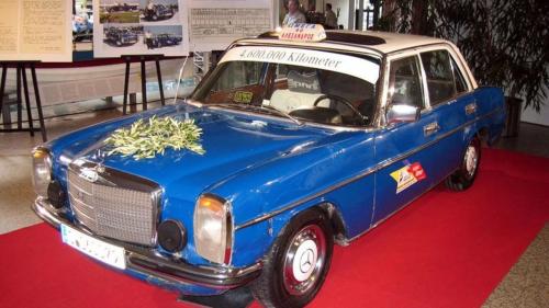 mercedes-benz-taxi-museum-09