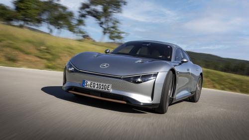 Η Mercedes EQXX δεν θα εξελιχθεί σε αυτοκίνητο παραγωγής, αλλά τα σχεδιαστικά και τεχνολογικά της στοιχεία θα μεταγγιστούν στις νέες ηλεκτρικές Mercedes.