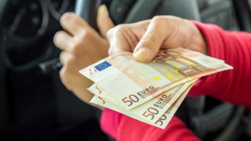 μετρητά αυτοκίνητο