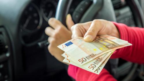 Μετρητά αυτοκίνητο