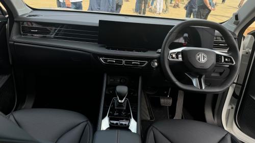 νέο mg hs