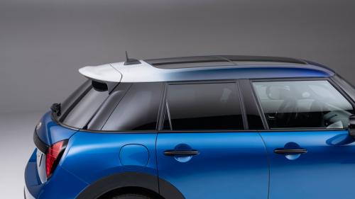 mini cooper 2024 5 doors 11