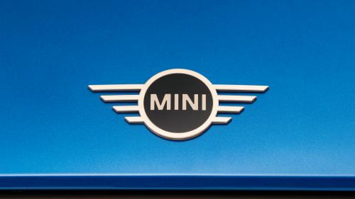 mini cooper 2024 5 doors 5