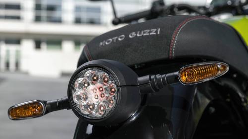 Moto Guzzi V7 Sport 2