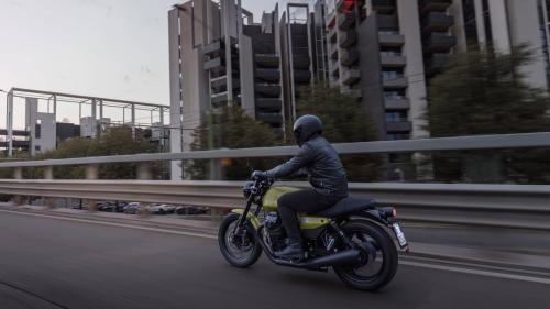 Moto Guzzi V7 Sport 1