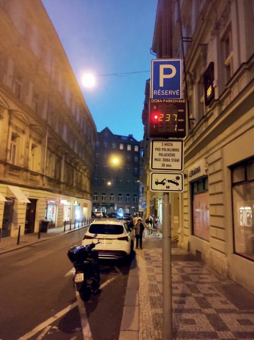 narrow streets b