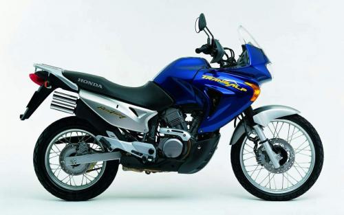 Η τρίτη γενιά της Honda Transalp που, όπως και η προηγούμενη, τα πήγε πολύ καλά εμπορικά και στην χώρα μας.