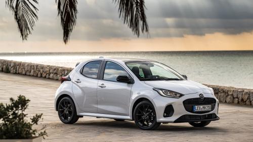 νέο mazda2 hybrid