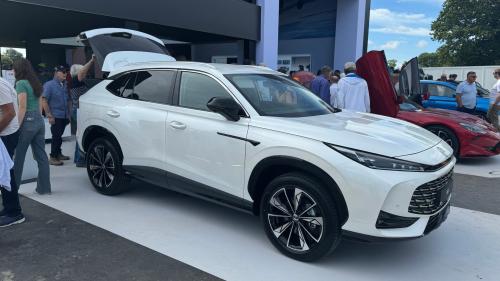 νέο mg hs