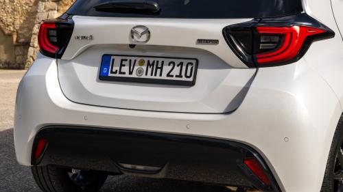 οδήγηση νέο mazda2 hybrid