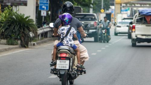 Μεταφορά παιδιού με μοτοσικλέτα. Πότε είναι παράνομο