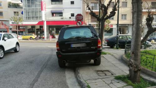 παράνομη στάθμευση