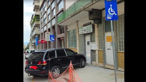 πρόστιμα κοκ parking σε πεζοδρόμιο