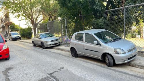 πάρκινγκ σε πεζοδρόμια