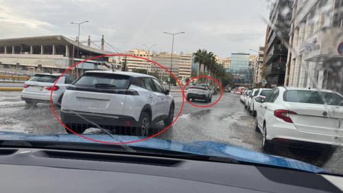 παρκάρισμα στη μέση του δρόμου