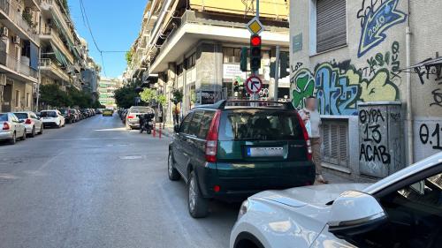 στάθμευση σε φανάρι