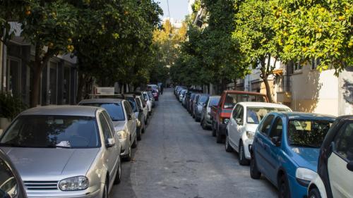 Πάρκινγκ στους δρόμους της Αθήνας