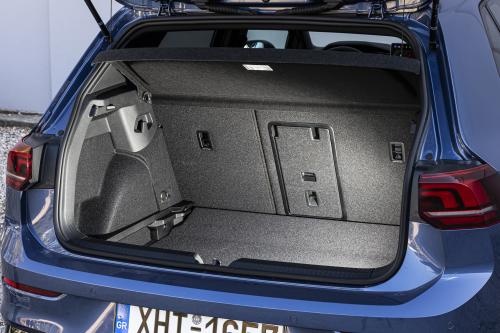 peugeot 308 vs volkswagen golf