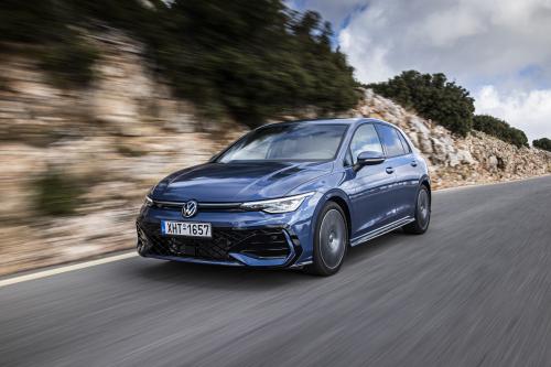 peugeot 308 vs volkswagen golf