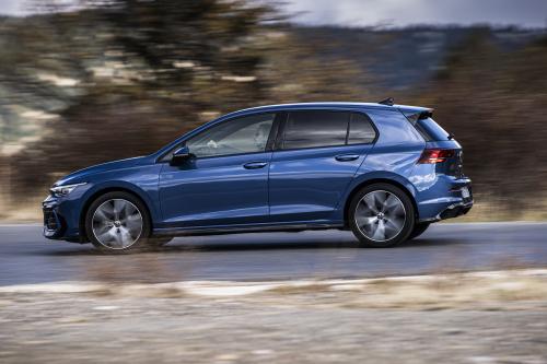 peugeot 308 vs volkswagen golf