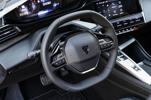 Peugeot 408 1.2 Hybrid 136 PS