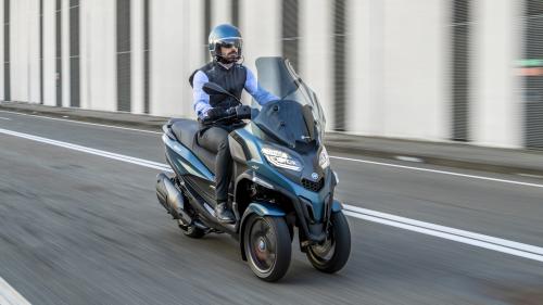 Δοκιμή Piaggio MP3 530 HPE Exclusive carandmotor.gr